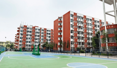 <b>紧跟云计较、大数据、收集平安等产</b>